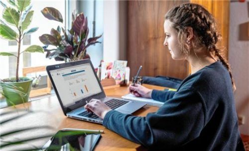 Mit dem Physikkurs der TH Rosenheim lässt sich Schulwissen auffrischen und erweitern. Foto Max Baudrexl