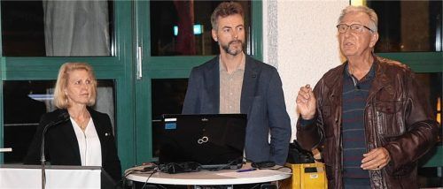 Sie werben für ein stärkeres Engagement für das Friseur-Handwerk und die Innung: (von links) Obermeisterin Evelyn de Marco-Maier, ihr Stellvertreter Gerhard Michel und Ehrenobermeister Heinz Dippel.Foto Wittenzellner