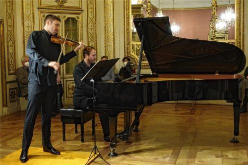 Traten gleich zweimal auf: Geiger Roberto Gonzáles-Monjas und Pianist Herbert Schuch. Foto Füchtner