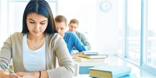 Trotz Pandemie blieb die Zahl der Abschlussprüfungen im Vergleich zum Vorjahr stabil. Foto Freepik