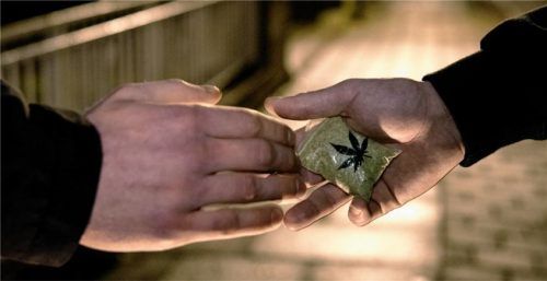 Weil er Marihuana verkauft hatte, muss ein 73-jähriger Mann aus Wasserburg drei Jahre in Haft. Foto dpa