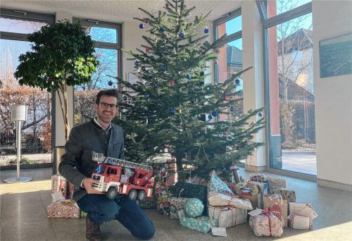 Zusammenhalt nicht nur zu Weihnachten: Bürgermeister Karl Mair möchte, dass seine Gemeinde auch und gerade in Corona-Zeiten solidarisch bleibt. Foto re