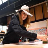 Sie malt unsere Berge bunt