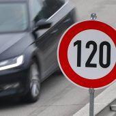 Der Blitzer ist künftig im Auto