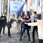 Aktivisten protestieren gegen EU-Vorschläge