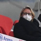 Lieber im Sommer als eine Farce im Februar