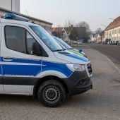 Razzia wegen 100 falscher Impfpässe
