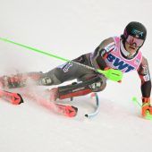 Straßer stürzt, Abfahrer enttäuschen