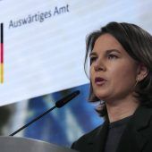 Baerbock auf heikler Ost-Mission