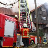 Altes Bauernhaus brennt völlig aus