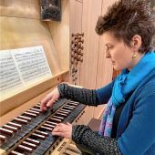 Behändes Orgelspiel ohne Hände