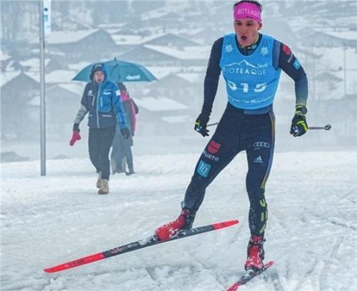 Anian Sossau vom SC Eisenärzt sicherte sich den Sieg beim Dreikönigslauf vom SV Oberteisendorf. Foto Reiter