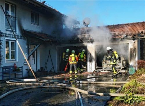 Die Fassade des Wohnhauses wurde zwar in Mitleidenschaft gezogen, das Haus konnte aber gerettet werden. Fotos Lamminger