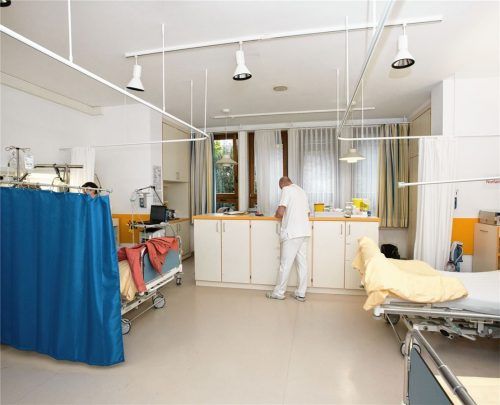 Die Romed-Klinik in Bad Aibling kann nach einem Aufnahmestopp wohl ab Dienstag wieder in allen Abteilungen Patienten stationär aufnehmen.Foto  romed