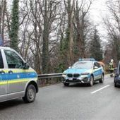 In stehendes Polizeiauto gerauscht