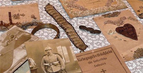 Hinterlassene Dokumente bieten für viele Hobbyforscher erste Anhaltspunkte zur Familiengeschichte. Archivaktensowie kirchliche Tauf- und Sterbebücher können weitere Hinweise liefern. Fotos Archiv Bildungswerk