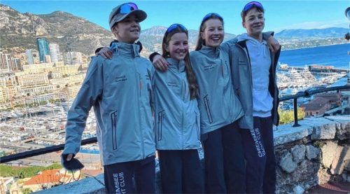 Ihnen gelang die Überraschung: Moritz (links) und Lucas Hamm (rechts) vom Chiemsee Yacht-Club gewannen zusammen mit Cosima und Catalina Feußner die Bronzemedaille im „Monaco Optimist Team Race“.Fotos Chiemsee Yacht Club