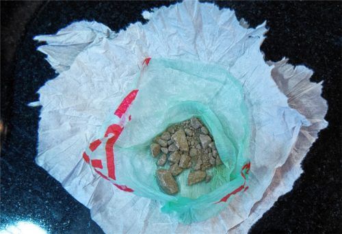 Kein Geld, aber dafür Heroin gab es für Mitarbeiter eines Handwerksbetriebs, dessen Chef nun vor dem Traunsteiner Landgericht angeklagt ist. Foto dpa