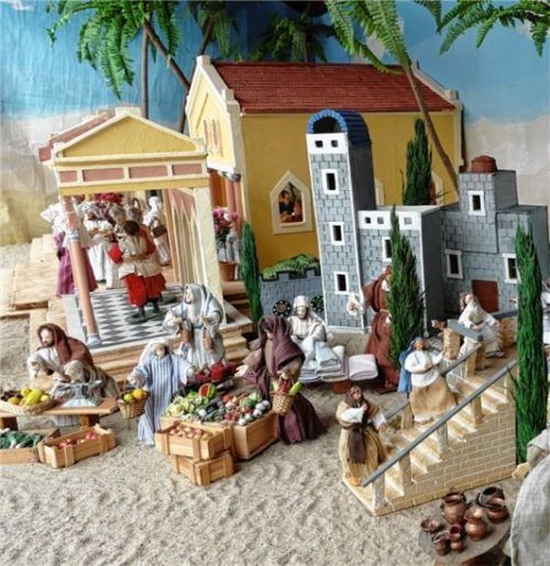 Melonen und Stoffe: Auf dem orientalischen Markt herrscht geschäftiges Treiben.