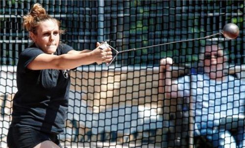 Victoria Wimmer vom TSV Wasserburg ist eine von vielen Rasenkraftsportlerinnen, die den Verein zum bayerischen Jugendförderpokal im Jahr 2021 führte.Foto Ludwig Stuffer