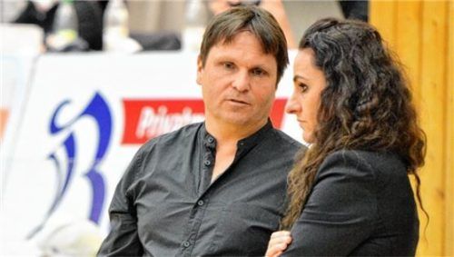 Was soll man da machen? Wasserburgs Trainer Rüdiger Wichote und Co-Trainerin Rebecca Thoresen.Foto Gabi Hörndl