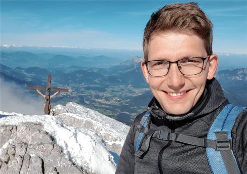 Wird die „wunderschöne Landschaft mit Bergen, Gipfeln und Seen“ vermissen: der evangelische Dekanatskantor Johannes Eppelein, hier bei einer Tour auf dem Watzmann-Hocheck. Foto re