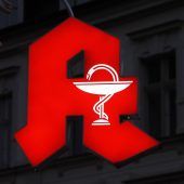 Nestlé nimmt Vittel vom Markt Zierpflanzen gegen Corona-Frust Zahl der Apotheken geht weiter zurück Aldi einigt sich im Kuchen-Streit Zahl der Pleiten in Bayern sinkt erneut