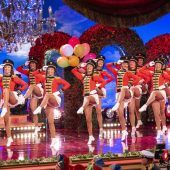 Gärtnerin und Gartenzwerge