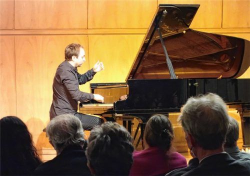 Beethoven pur: Herbert Schuch bei seinem Konzert im Kursaal von Bad Aibling. Foto Füchtner