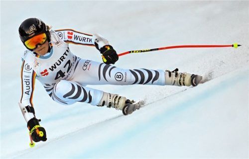 Bei ihrem letzten Weltcup-Start am Sonntag auf der Kandaharstrecke in Garmisch-Partenkirchen: Carina Stuffer ging mit der Nummer 42 als letzte Starterin ins Rennen. Foto dpa-Bildfunk/ Angelika Warmuth