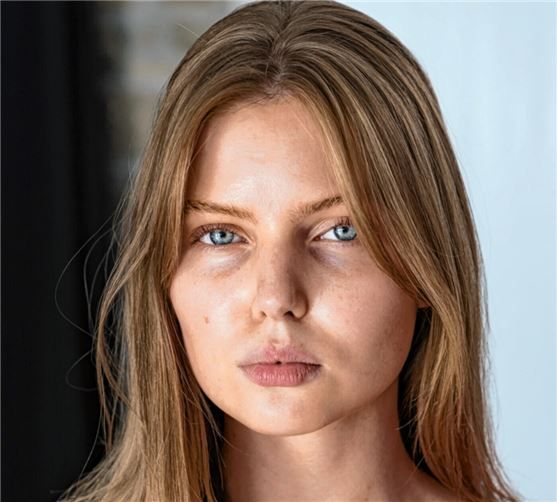 OVB Heimatzeitungen ModelNachwuchs Vivian hebt ab