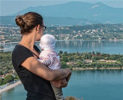 Bloggerin mit Baby: Auch bei klassischen Reisezielen wie dem Gardasee steht die Familie an erster Stelle.