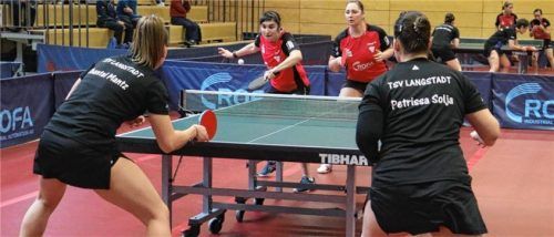 Das ukrainisch/russische Duo Ganna Farladanska/Svetlana Ganina spielte erstmals zusammen, blieb gegen Langstadt aber erfolglos.Foto Gerhard Erlich