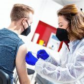 Seelische Unversehrtheit versus rettender Piks