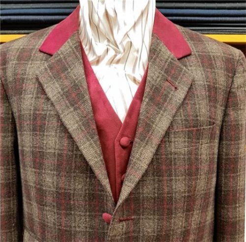 Ein maßgeschneiderter Herrenanzug von Koula. Foto privat