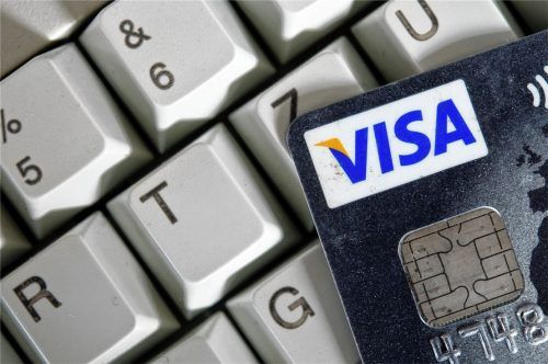 Ein Standesamtsportal mit Sitz in Rosenheim bietet an, Personenstandsurkunden bei deutschen Standesämtern zu beantragen. Doch nicht jeden, der zahlte, erreichte das gewünschte Dokument. Foto dpa