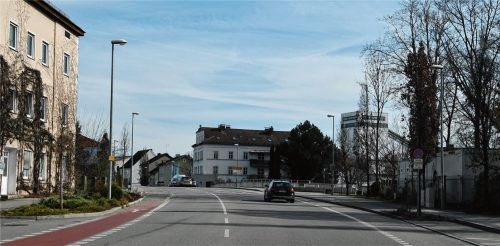 Einen vierspurigen Ausbau der Innsbrucker Straße inklusive eines Neubaus der Mangfallbrücke schlägt Rosenheims Verwaltung zur Verwirklichung der Radentscheid-Ziele vor. Foto Schlecker