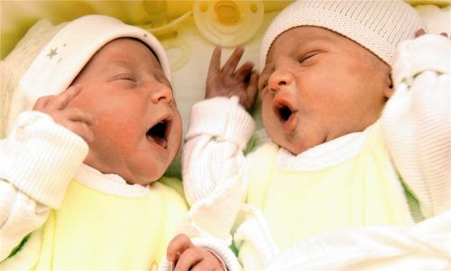 Gerade die Nachsorge von Müttern und Säuglingen leidet unter zu wenig Hebammen. Foto dpa