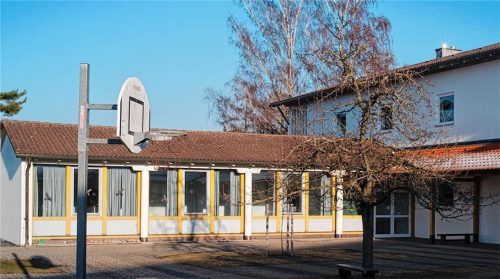 In den Sommerferien sollen die Handwerker für die Sanierung der Schule kommen.