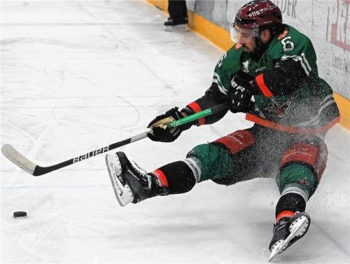 Manuel Edfelder und die Starbulls Rosenheim sind gegen Deggendorf ausgerutscht. Eine Wiederholung soll es möglichst nicht geben.Foto Hans-Jürgen Ziegler