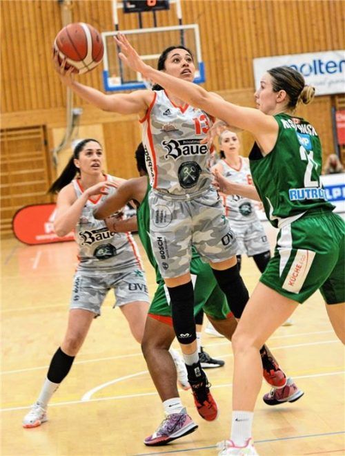 Mikayla Williams und der TSV Wasserburg haben den Kampf um den Klassenerhalt angenommen. Gegen Keltern gelang ein wichtiger Heimsieg.Foto Gabi Hörndl