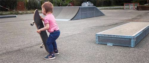 Mit zusätzlichen Attraktionen soll der Skatepark in Großkarolinenfeld demnächst wieder große und kleine Skater anlocken. Foto re