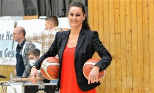 Wasserburgs Trainerin Rebecca Thoresen freute sich über den sensationellen Sieg am Mittwochabend beim Tabellenführer. Foto Gabriele Hörndl