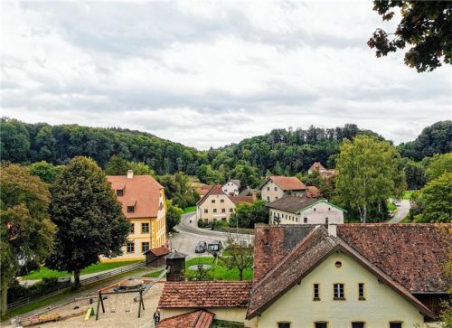 Zukunftsfähige Ideen für die Ortsentwicklung sind gefragt. Jettenbach setzt auf einen Mehrgenerationenplatz in der Ortsmitte. Foto Anna Maria Köllerer