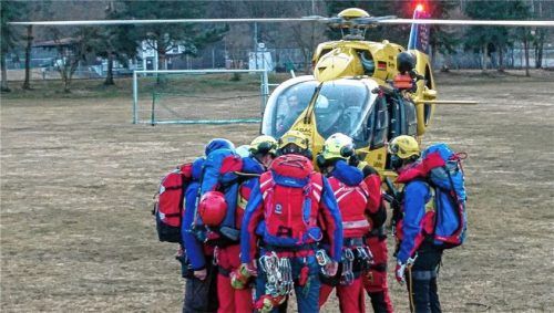 20 Einsatzkräfte der Bergwacht Brannenburg, darunter auch ein Bergwachtarzt und drei Rettungssanitäter, waren an der Maiwand im Einsatz. Foto bergwacht brannenburg facebook