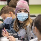 Masken an den Schulen bleiben doch
