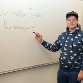 Sie überwinden die Sprachbarriere