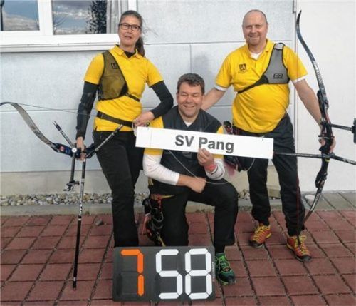 Ausgeglichenes Punktekonto: Petra Zellner, Gernot Kammerer und Ludwig Stammberger (von links) bildeten die Bayernliga-Mannschaft des SV Pang.