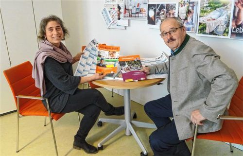 Bürgermeister Peter Kloo hat gemeinsam mit der Leiterin der Volkshochschule, Ulrike Sinzinger, schon Kurse auf den Weg gebracht. Starten sollen sie am Montag, 28. März. Foto Stadtmarketing