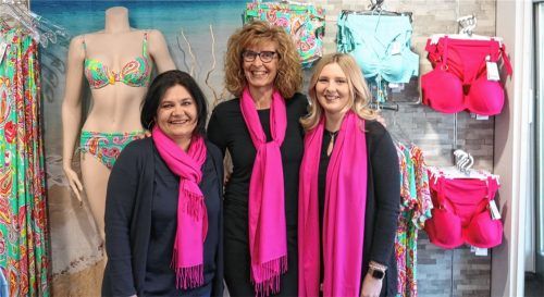 Das Team von Wäschetruhe Montermann v.l.: Anita Franzl-Kriesch, Lydia Montermann und Vanessa Schwabe. Foto re